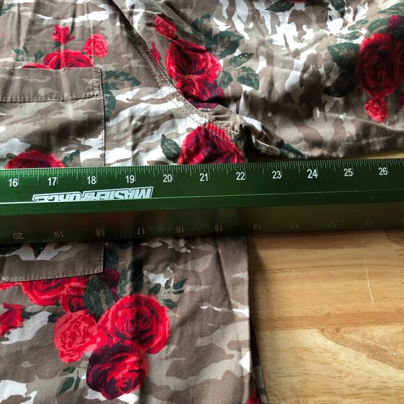 The Rails Shirt Camo Floral Rose All Over Print Sz XL Button Up Long Sleeve - Picture 5 of 9